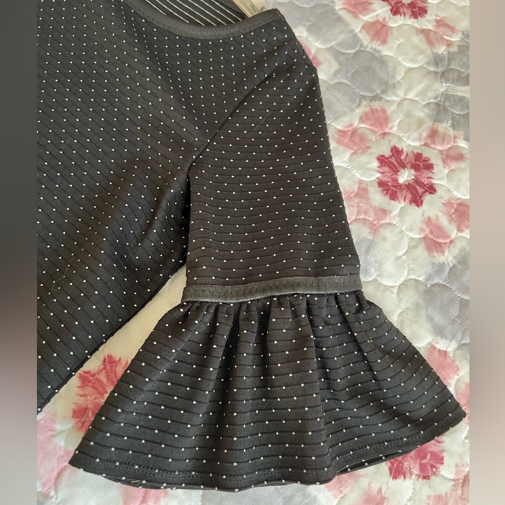 Max Studio Black and White Polka Dot Blouse Ruffle Bell Sleeve Women’s Small